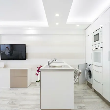 63 Cristianos First Sea Line, Wi Fi Apartment